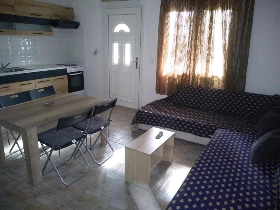 Blue Moon Apartments Неа-Миханиона Экстерьер фото