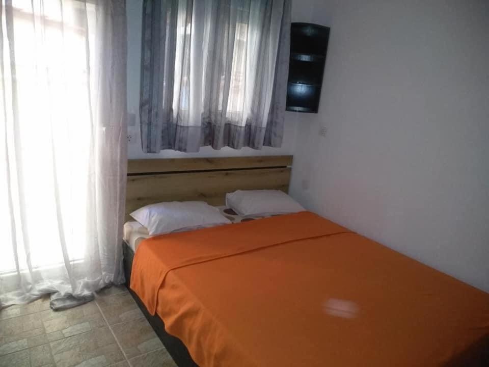 Blue Moon Apartments Неа-Миханиона Экстерьер фото