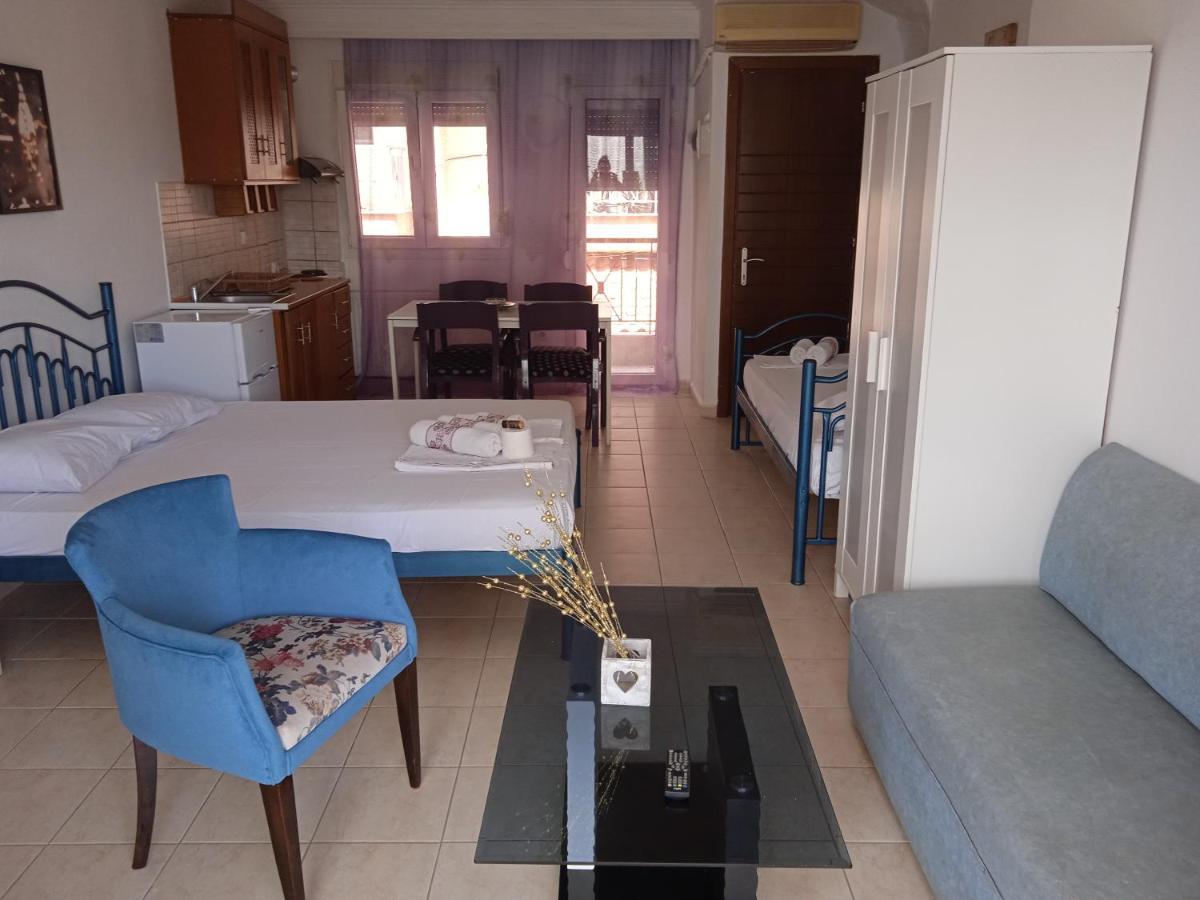 Blue Moon Apartments Неа-Миханиона Экстерьер фото