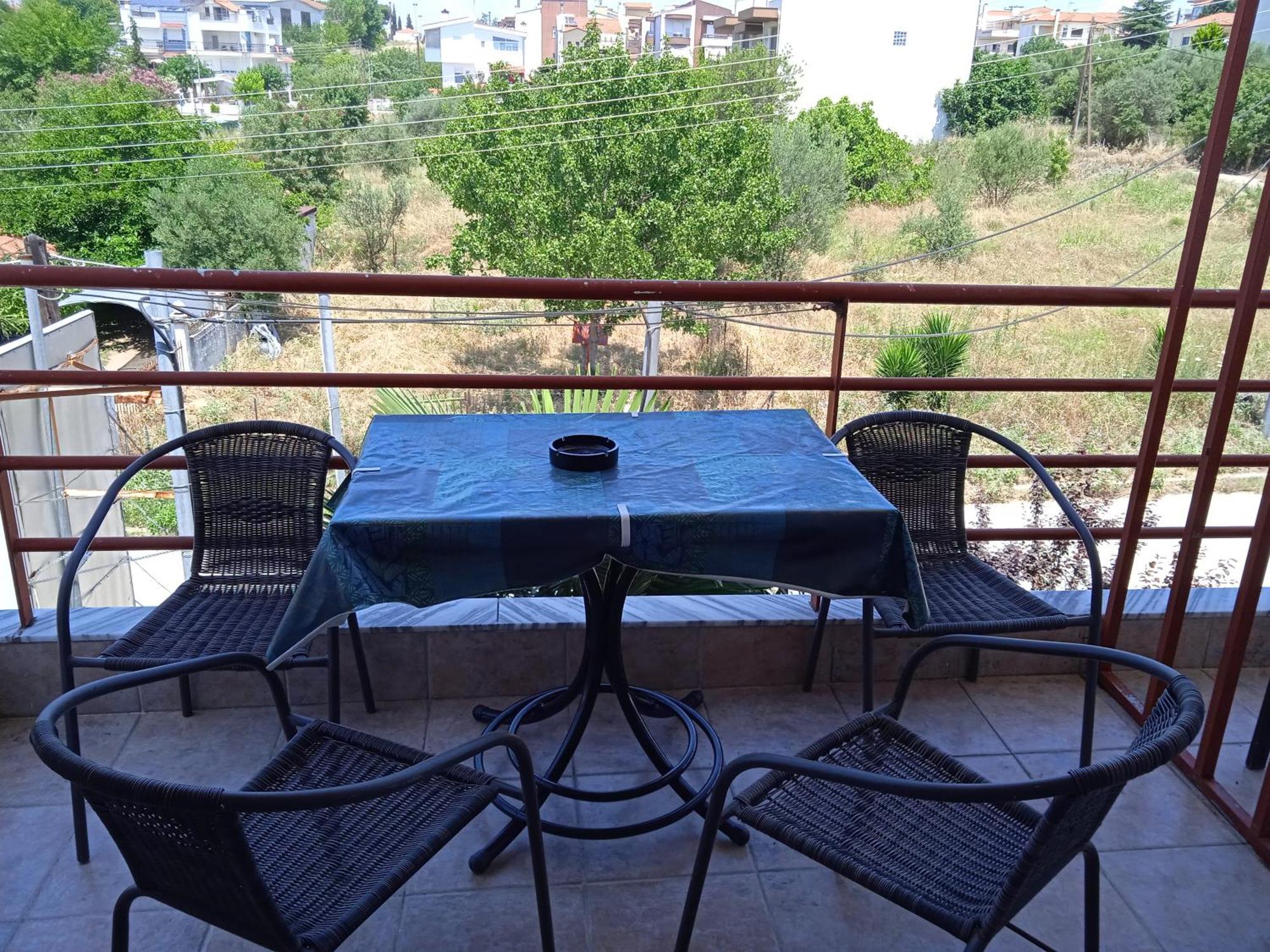 Blue Moon Apartments Неа-Миханиона Номер фото