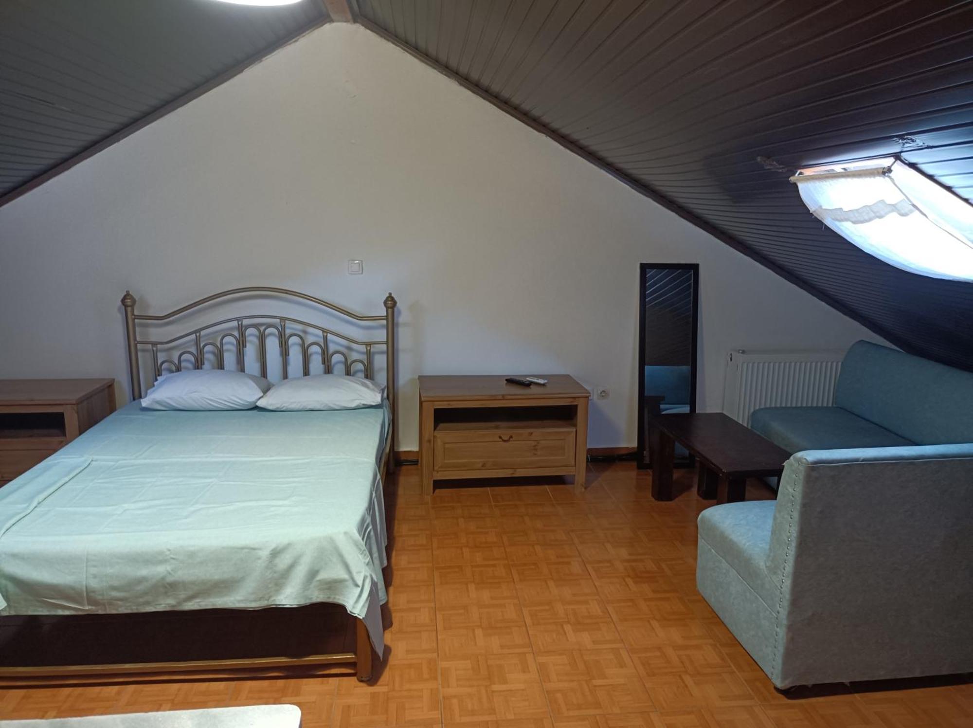 Blue Moon Apartments Неа-Миханиона Номер фото