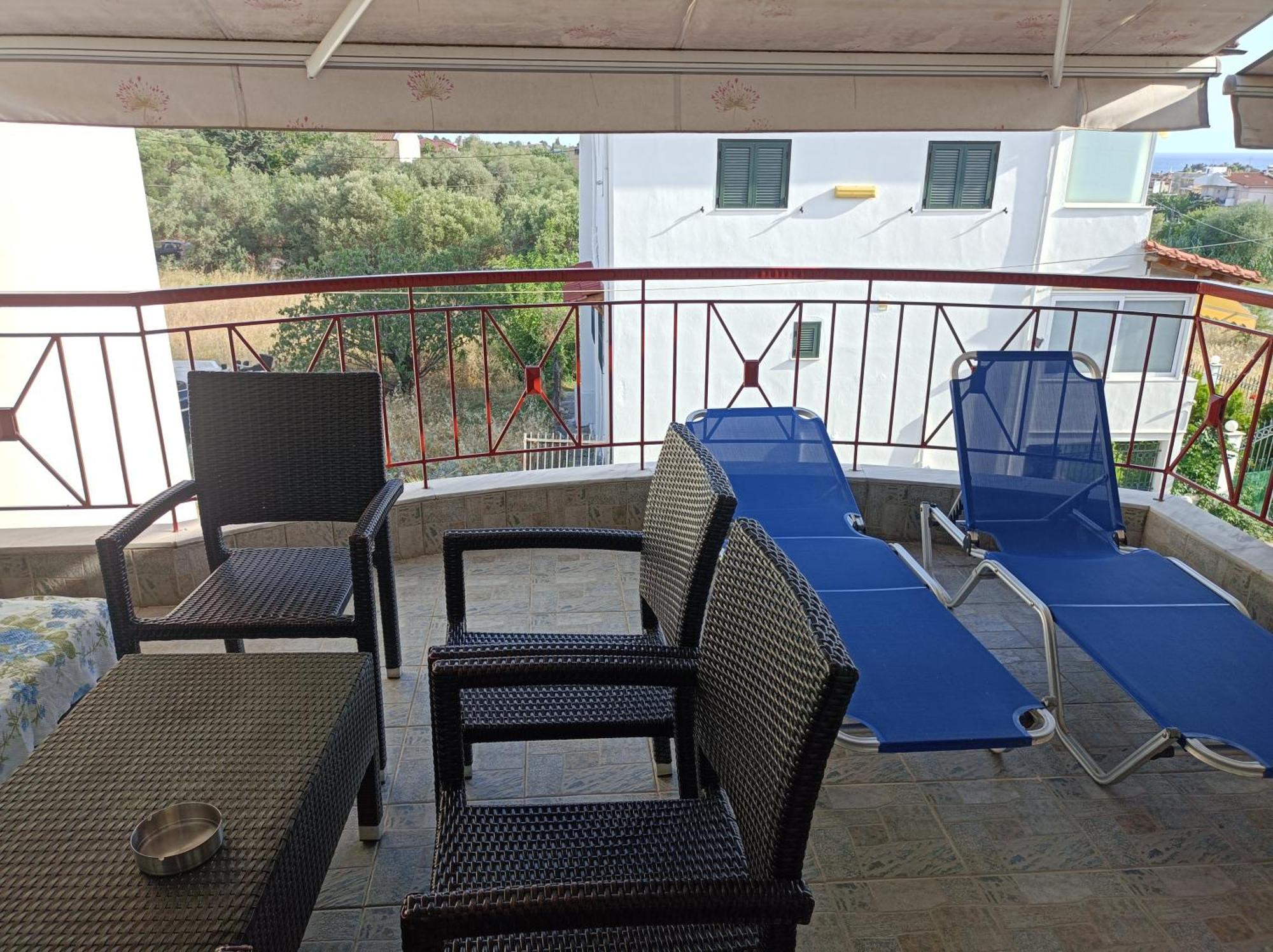 Blue Moon Apartments Неа-Миханиона Номер фото