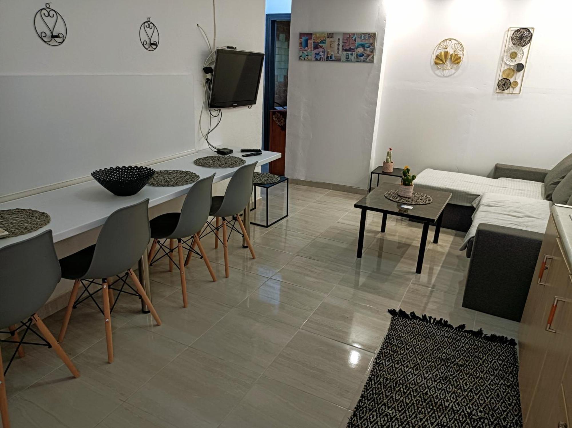 Blue Moon Apartments Неа-Миханиона Номер фото